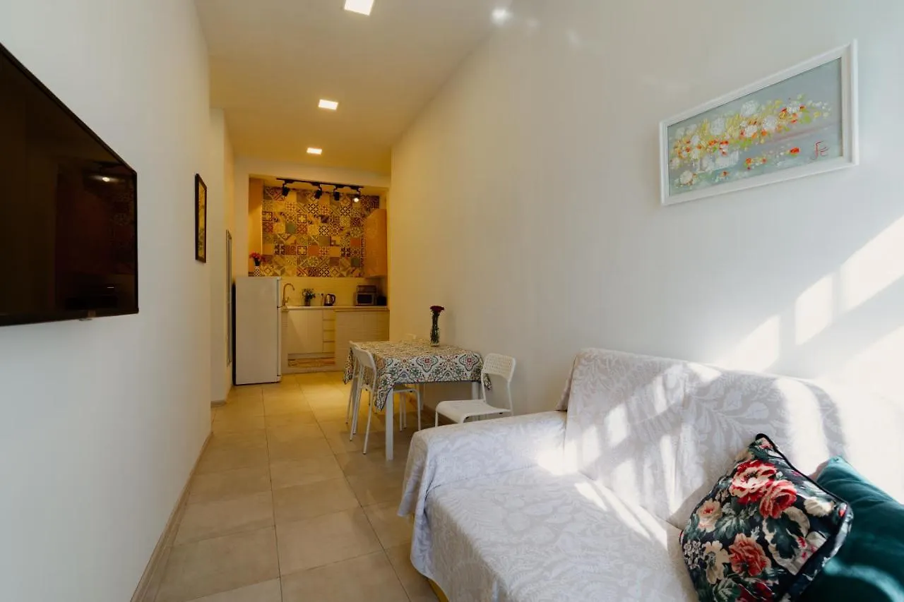 Cozy Apartment In Old Batumi